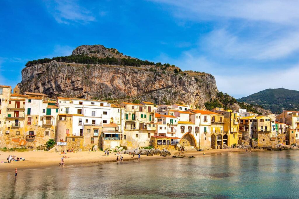 Maison aux Enchères en Sicile